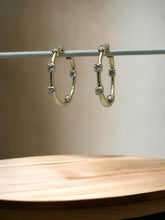 18k hoop 5 diamond, hoop earrings